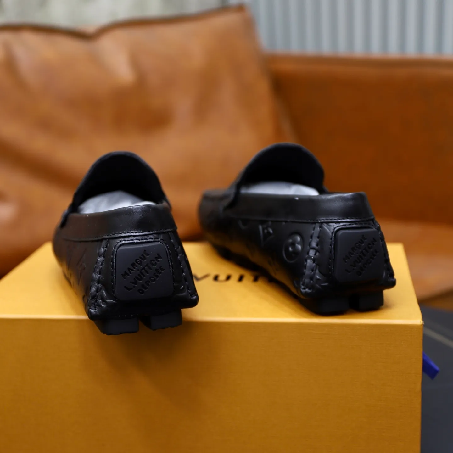 Ex-factory price: 480💰【LV】Louis Vuitton ⚠️High-end men’s driving and pedal series ⚠️38-44 (customized for 45) ⚠️All original cowhide leather! Thick and soft! Made entirely of calfskin lining! Rubber sheet anti-slip beanie sole! Three-dimensional package technology! Fashionable and classic! Handicrafts! Original high quality! Feel free to compare!